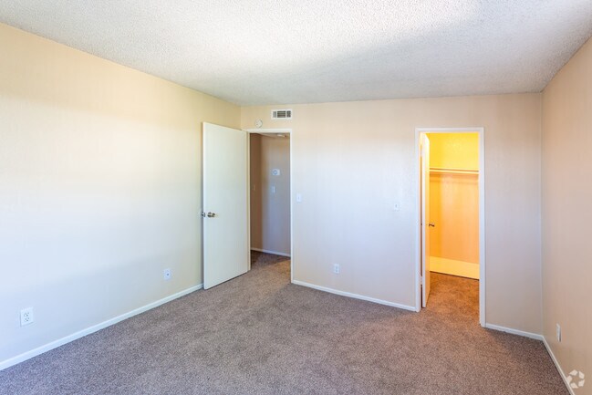 1BR,1BA - 728SF