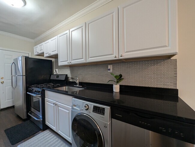 Photo - 730 W Roscoe St Unit 1