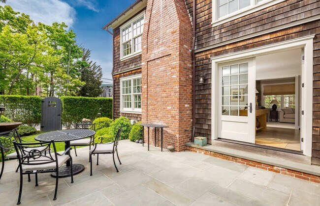 Photo - 22 Rector St