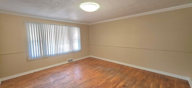Photo - 512 W Normal St