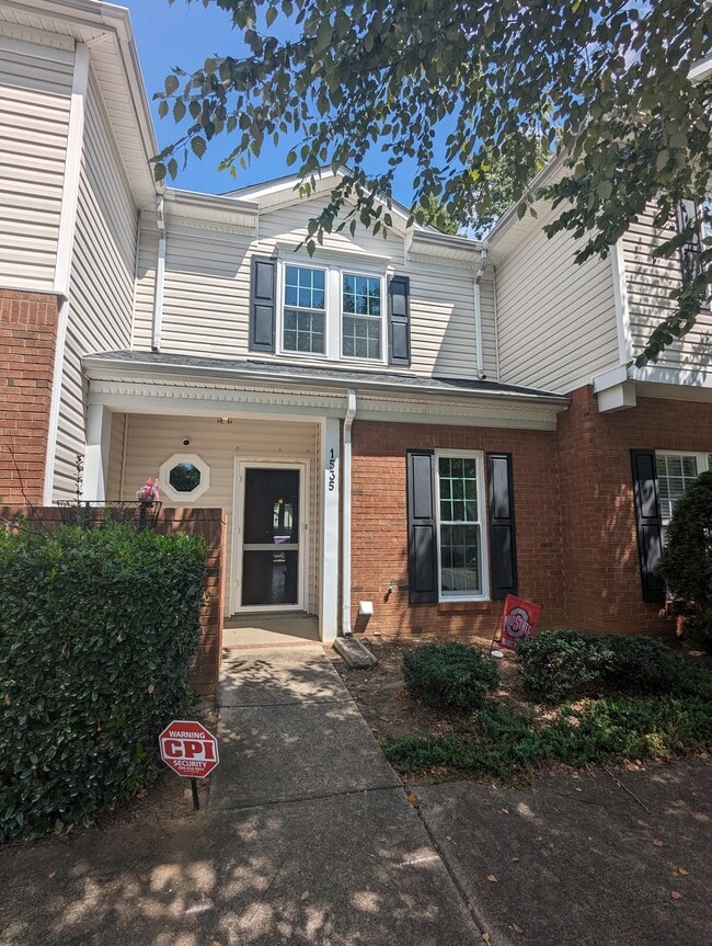 Building Photo - 1535 Sylvia Ct