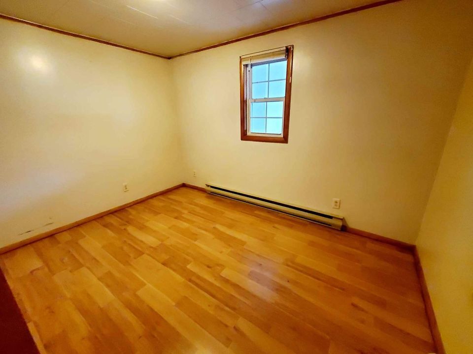 Photo - 702 Don St