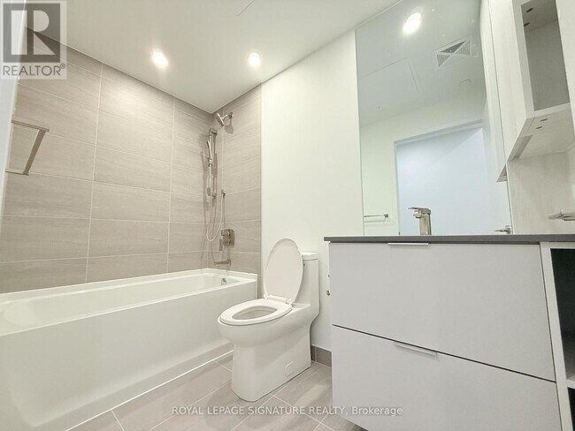 Photo - 1 Fairview Rd E Unit 405