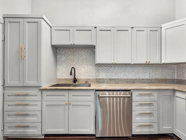 Photo - 204 Marshall St Unit 3