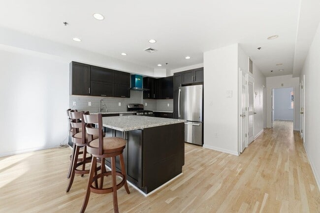 Photo - 86 Clinton St