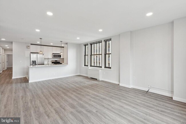 Photo - 135 S 19th St Unidad 1611-12