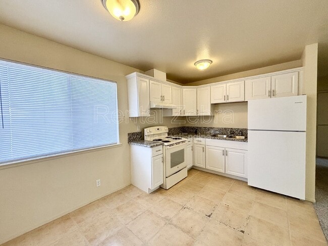 Photo - 563 W 12th St Unit 561