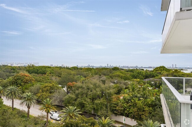 Building Photo - 4250 Biscayne Blvd Unit 703 Rental