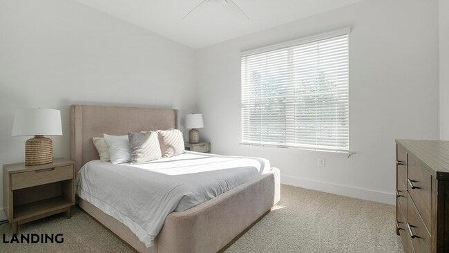 Building Photo - 5102 Station Dr