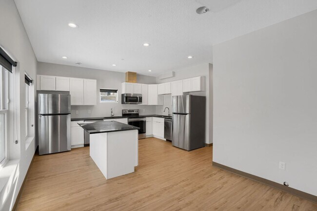 Photo - Spacious Brand New 8 Bed + 4 Bath near U of M!