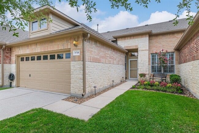 Building Photo - 9718 Catalina Leaf Ln Rental