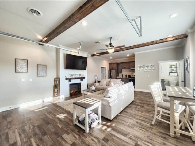 Photo - 250 Horn Ln