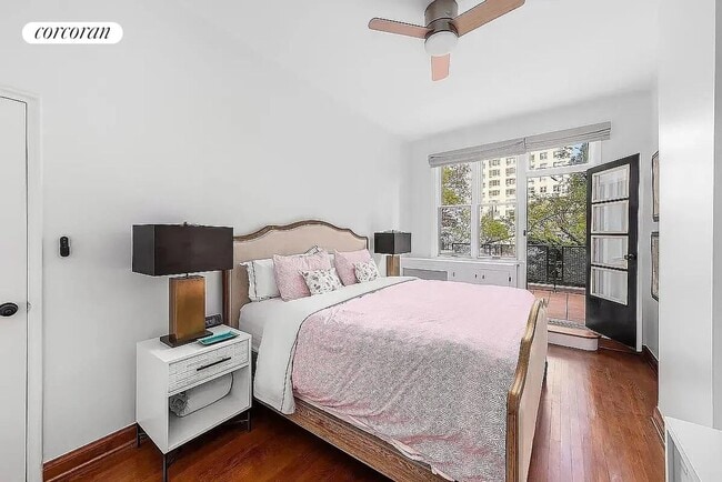 Photo - 159 W 13th St