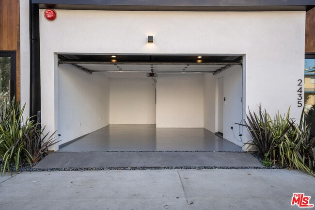 Photo - 2435 Penmar Ave