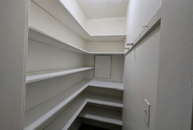 Photo - Affordable 1BR/1BA Apartment – Pet Friendly with Shared Yard Unit 3