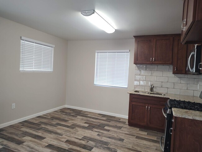 Photo - 14294 S Broadway