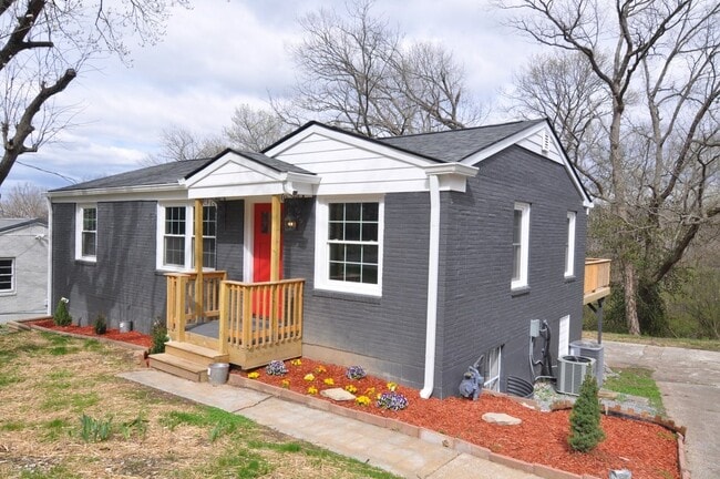 Building Photo - 820 Patricia Dr Rental