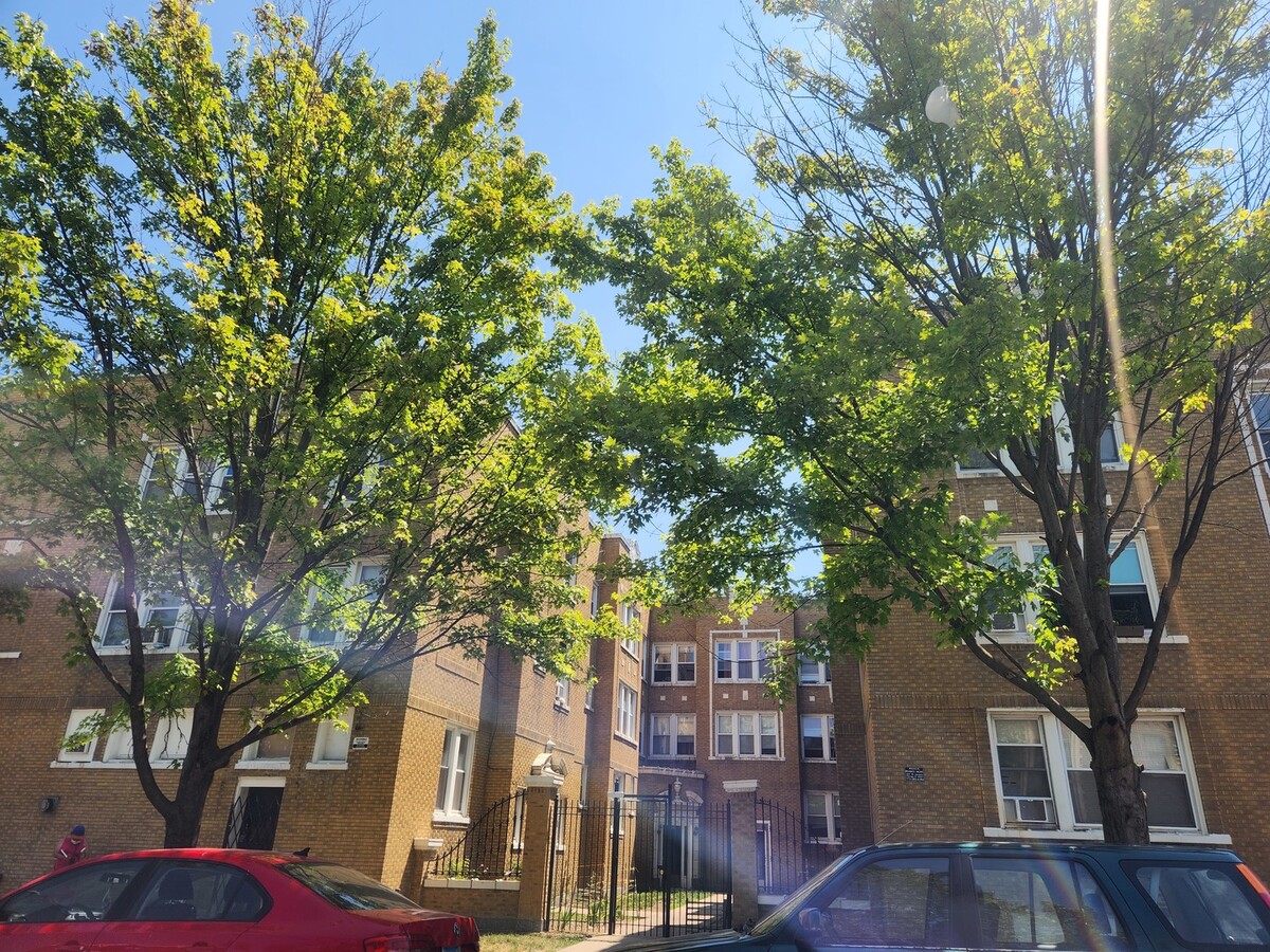 Photo - 4747 N Monticello Ave Apartment Unit 1B