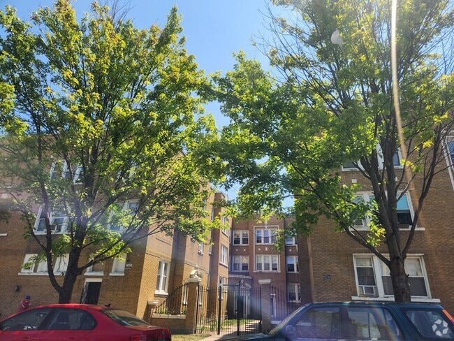 Building Photo - 4747 N Monticello Ave Unit 1B Rental