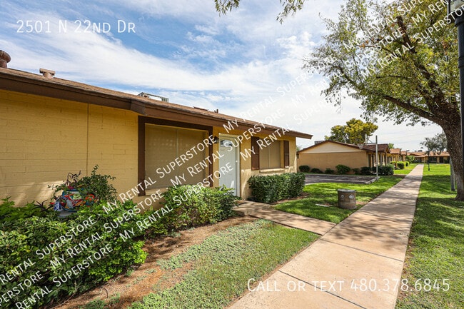 Photo - 2501 N 22nd Dr