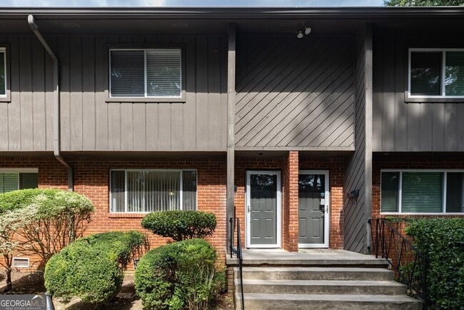 Building Photo - 1604 Briarcliff Rd NE Unit 2