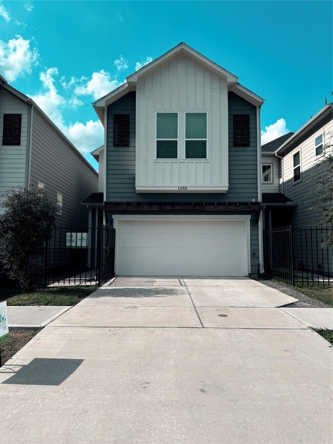 Building Photo - 1058 Mansfield St Rental