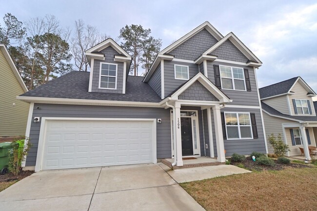 Building Photo - Fabulous 4 bedroom 2.5 Bath House ~ Minutes to Fort Jackson ~ Available June 2026!