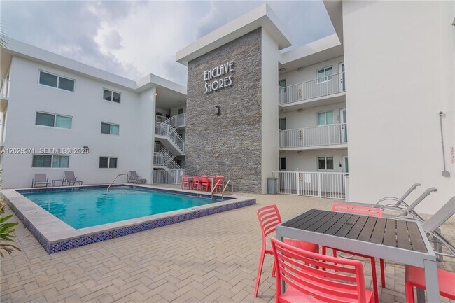 Photo - 3755 NE 167th St Unidad 6