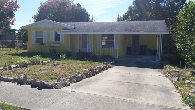 Building Photo - 3 Bed 1 Bath Home | Pet Friendly | Fenced ...
