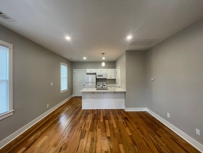 Photo - Charming One Bedroom Unit - Section 8 Only! Unit 1