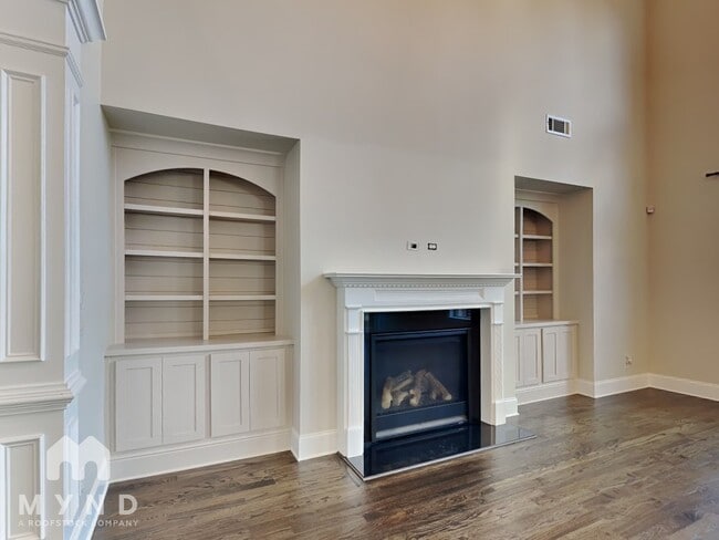 Photo - 2995 Manorview Ln