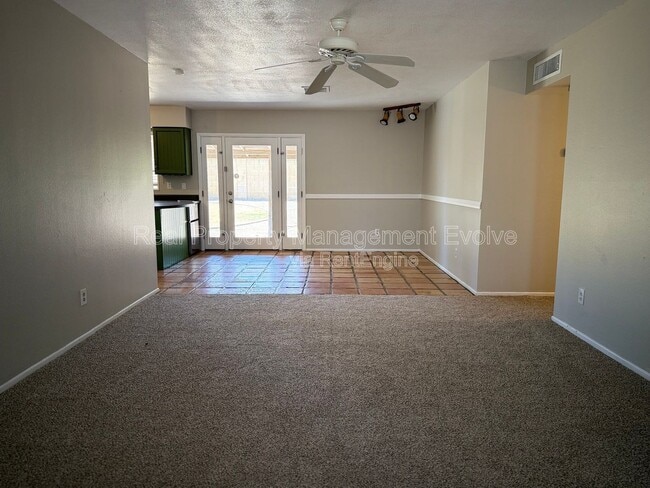 Photo - 2401 W Fremont Dr