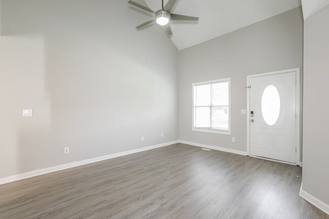 Photo - 304 Mary Alice Dr