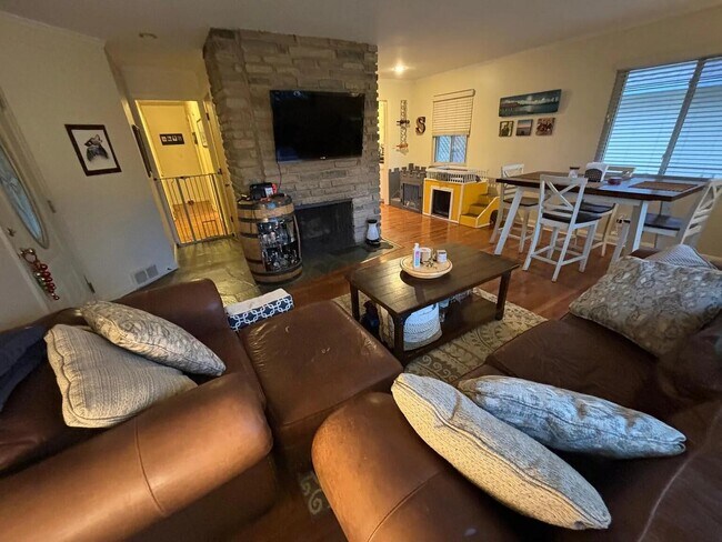 Photo - 1841 Ridgecliff Rd