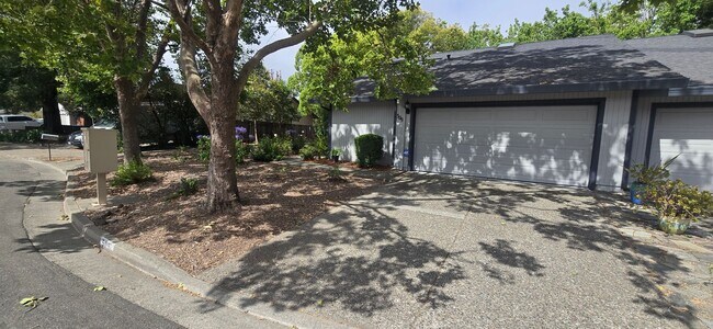 Photo - Quiet Cul-De-Sac Living Near Park