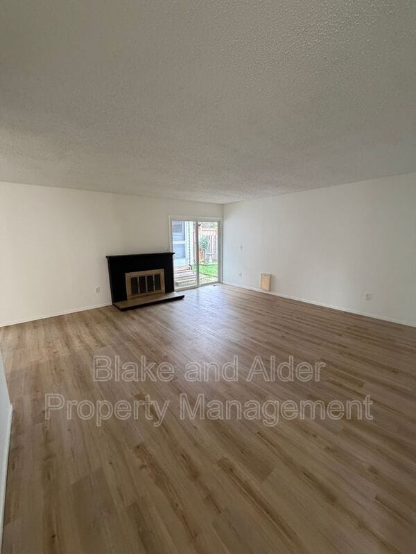 Photo - 5533 SW Lombard Ave