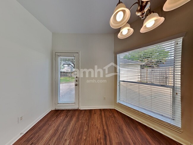 Photo - 2036 Pembroke Bay Dr