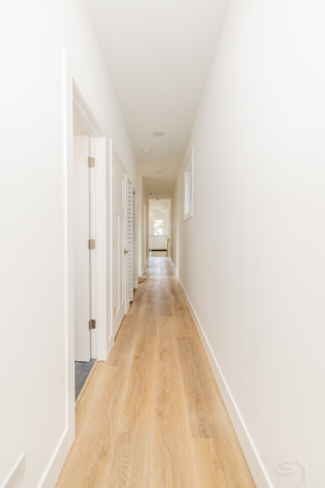 Photo - 1245 S Fairfield Ave Unidad 2