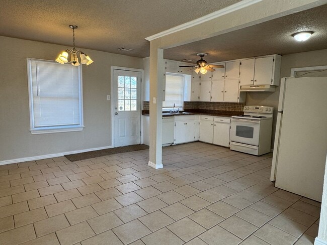 Photo - 734 NW 31st St