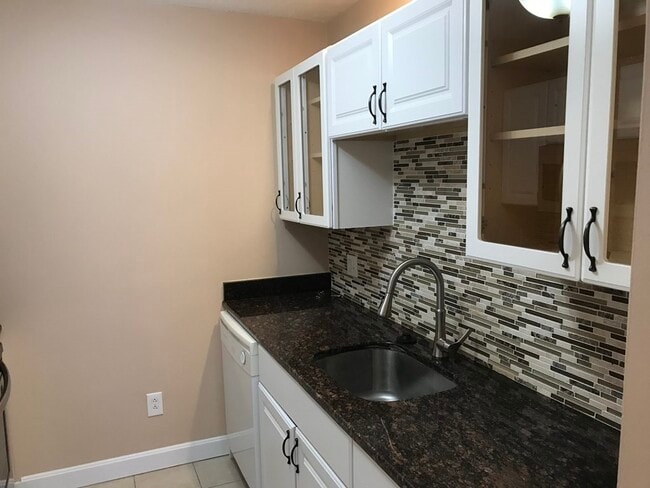 Building Photo - 276 Chestnut Hill Ave Unit 9