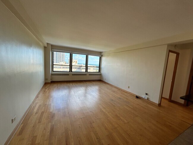 Photo - 4180 N Marine Dr Unit 1311