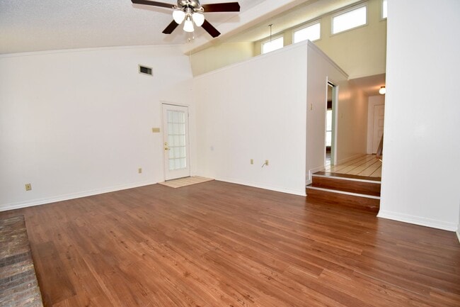 Photo - 3 Bed 2 Bath in Ruston. Lawn Care Included!