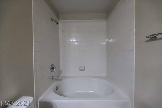 Building Photo - 2900 Sunridge Heights Pkwy Unit 1914