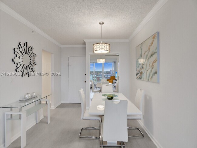 2501 S Ocean Dr Unidad 731 (Available Sep 23)