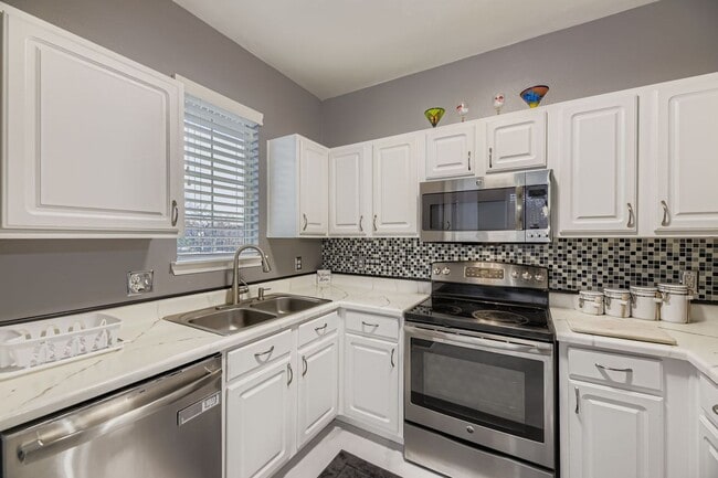 Photo - Beautiful 2-bedroom Condo in highly desirable Falling Water community in Littleton! Pool-Fitnes C... Unit #521