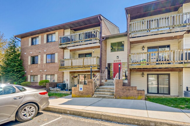 Building Photo - 2005 Magnolia Woods Ct