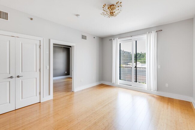 Photo - 924 Jefferson St Unit 6C