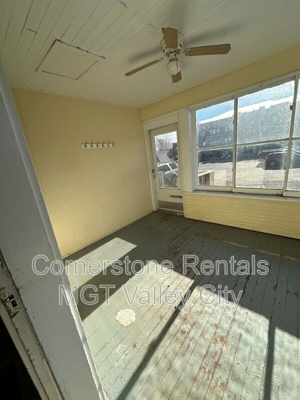 Photo - 141 6th St NW