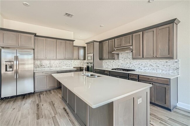 Photo - 1412 Saddlespur Ln