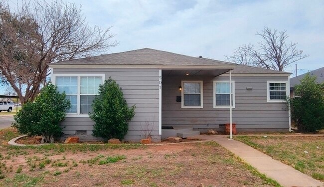 Building Photo - 3 bed 2 bath, move in ready!